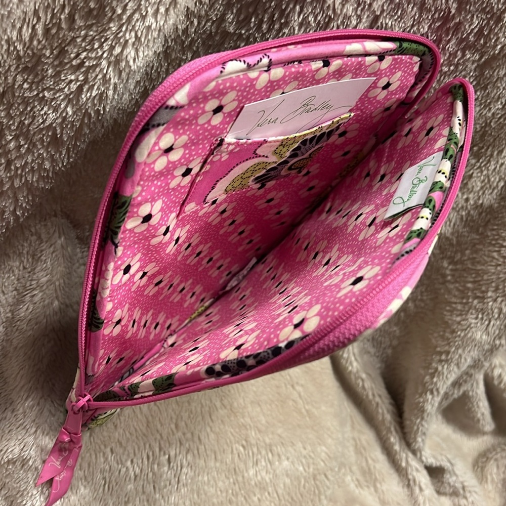 VERA BRADLEY Priscilla Pink Case *Retired Design - Picture 4 of 7
